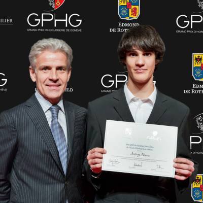 Christophe de Backer, directeur général du Groupe Edmond de Rothschild et Antony Moreno, lauréat du Prix du meilleur jeune élève de l’Ecole d’Horlogerie de Genève 2012