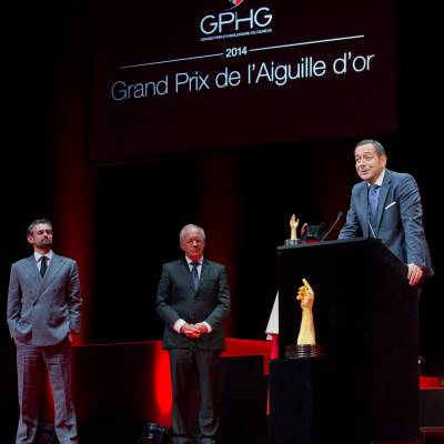 Stefano Macaluso (membre du jury et directeur produits de Girard-Perregaux), Johann Schneider-Ammann (Conseiller fédéral) et Jean-Charles Zufferey (Vice-président de Breguet, marque gagnante du Grand Prix de l’Aiguille d’Or 2014)