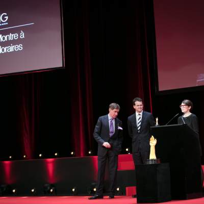 Nick Foulkes (membre du jury), Sean Gilbertson et Aurélie Picaud (CEO et Directrice horlogerie de Fabergé, lauréats du Prix de la Montre à Fuseaux Horaires 2016)