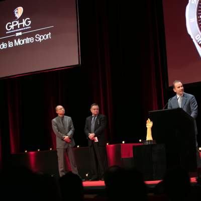 David Chang, Moritz Elsaesser (membres du jury) et Mario Peserico (CEO de Eberhard & Co, lauréat du Prix de la Montre Sport 2016)