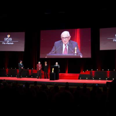 Sean Li, Antoine Simonin (membres du jury), Valérie Servageon (Directrice marketing de TAG Heuer) et Jack Heuer (Président d’honneur de TAG Heuer, lauréat du Prix « Revival »)
