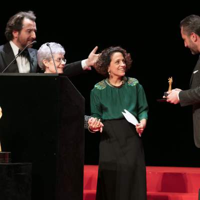 Edouard Baer (présentateur), Suzanne Rohr et Anita Porchet (lauréates du Prix Spécial du Jury 2017) et Aurel Bacs (Président du jury du GPHG 2017) 