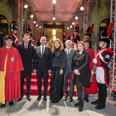 Pierre Maudet (Conseiller d’Etat), avec Alain Berset (Conseiller fédéral), Anja Wyden Guelpa (Chancelière d'Etat), Carlo Lamprecht (Président de la Fondation du GPHG) et Esther Alder ((Maire de Genève) 
