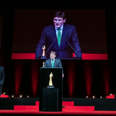 Stephen Forsey (Co-fondateur de Greubel Forsey, marque lauréate du Grand Prix de l’Aiguille d’Or 2015), avec Alain Berset (Conseiller fédéral) et Jean-Charles Zufferey (Vice-président de Breguet et membre du jury 2015)