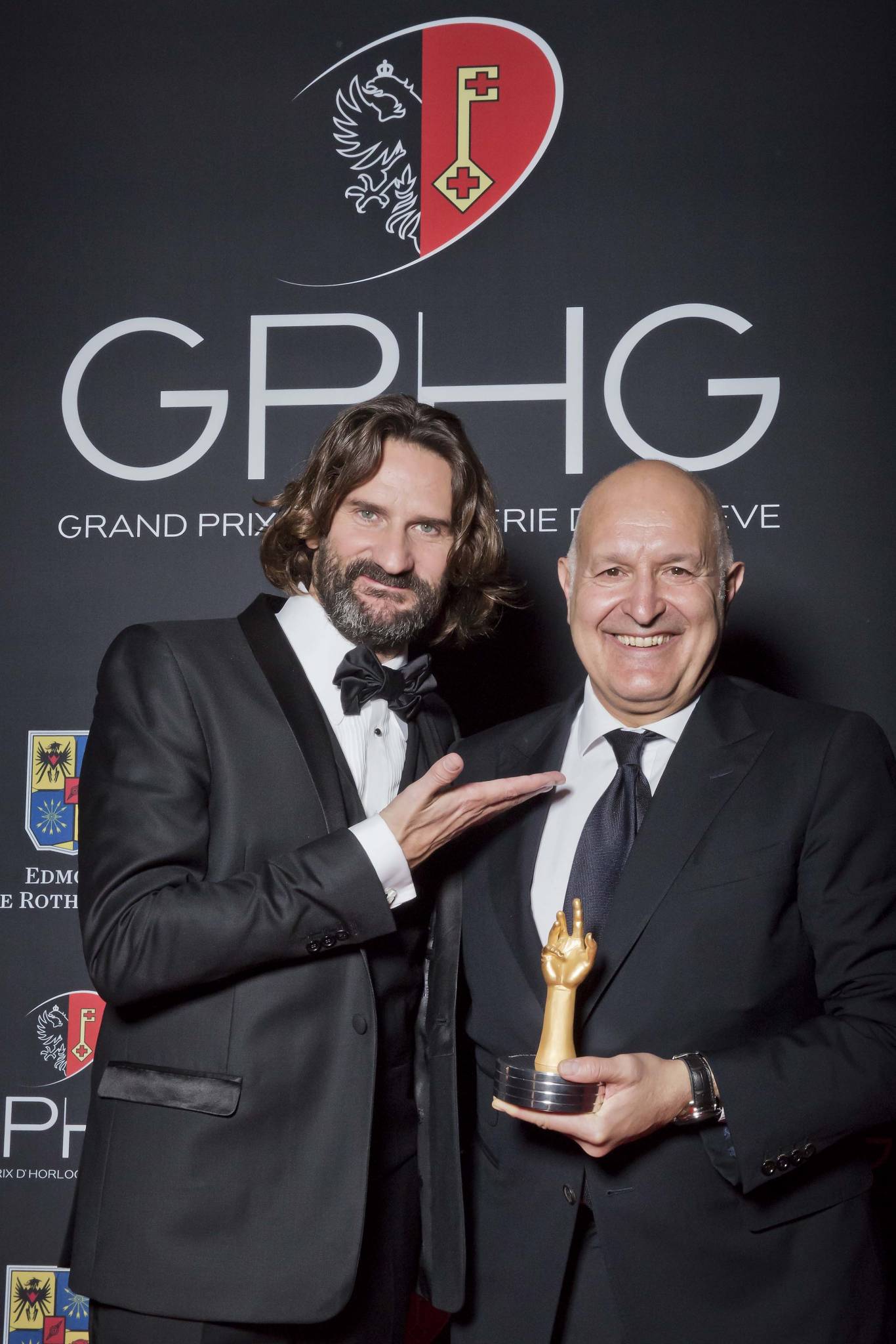 Frédéric Beigbeder and Michele Sofisti, CEO of Girard-Perregaux, winner of the « Aiguille d’Or » Grand Prix 2013