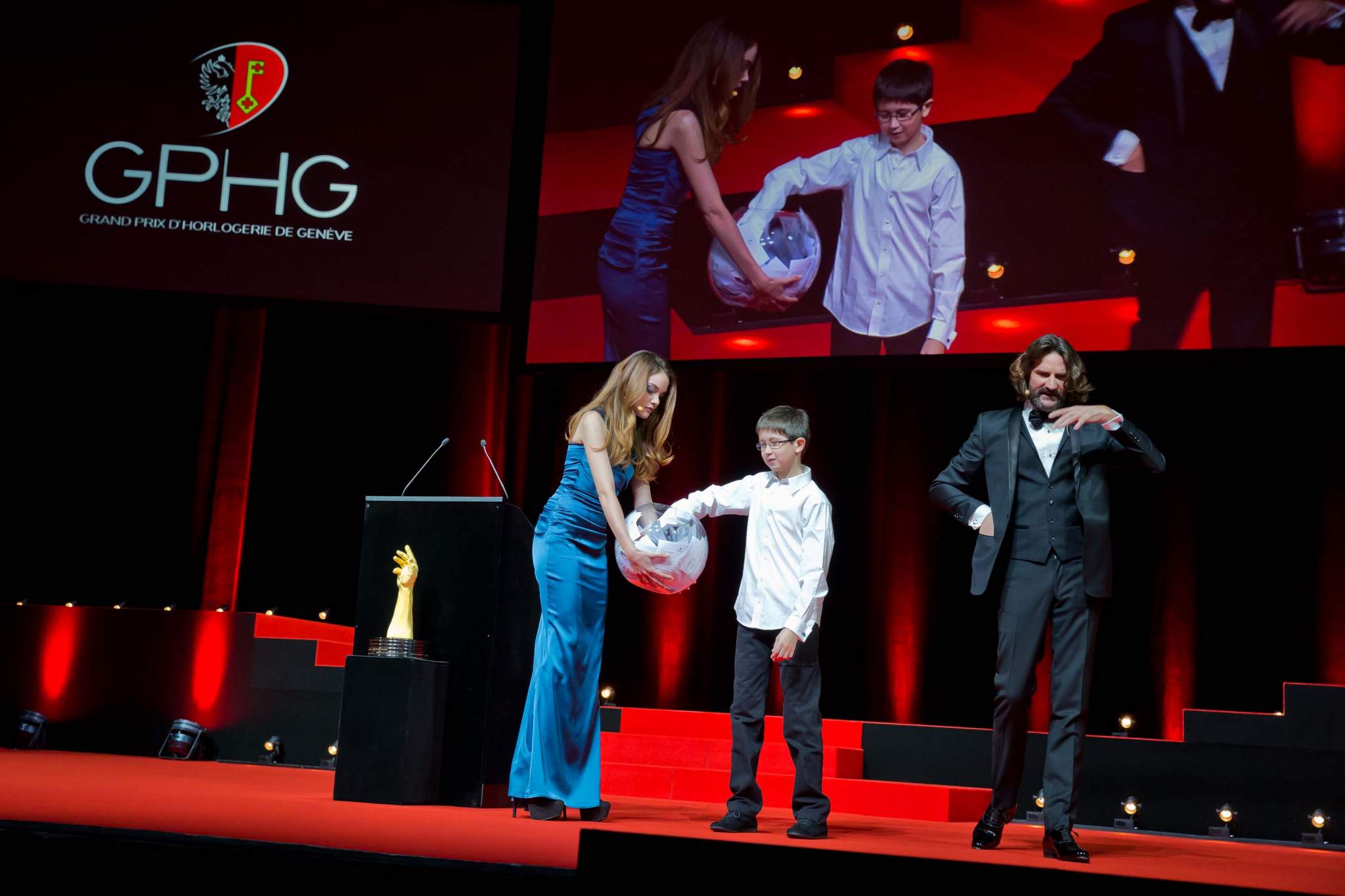 Lucky draw for the Public’s Award