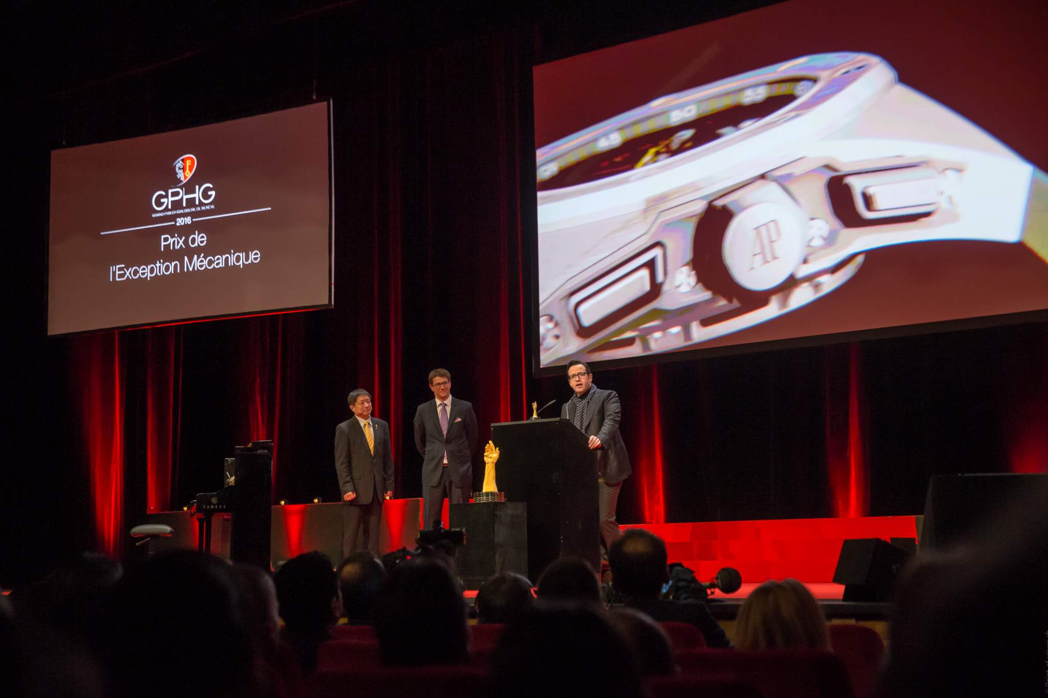 Zhixiang Ding and Gianfranco Ritschel (jury members) et François Bennahmias (CEO of Audemars Piguet, winner of the Mechanical Exception Watch Prize 2016)