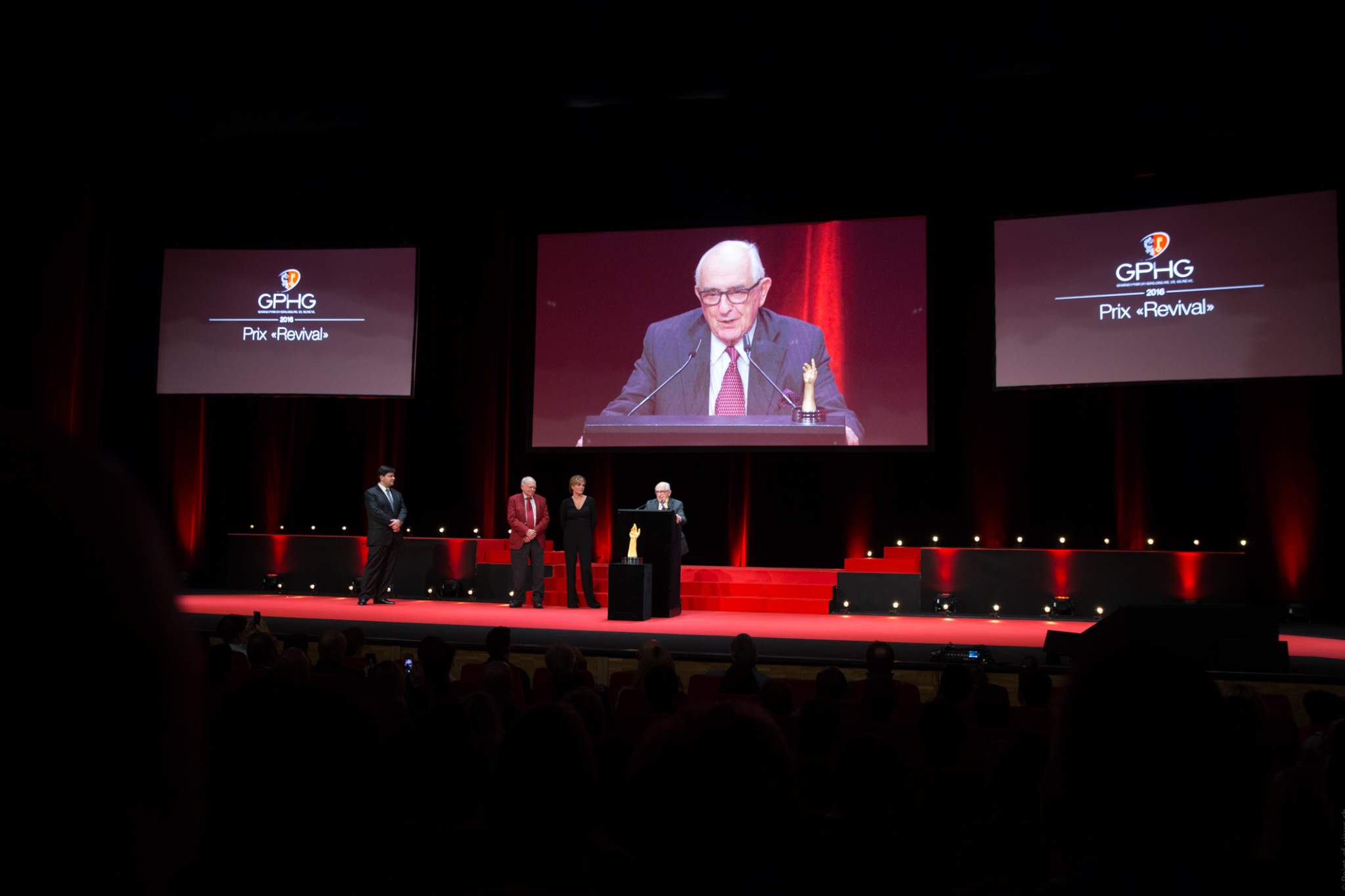 Sean Li, Antoine Simonin (jury members), Valérie Servageon (Marketing director of TAG Heuer) and Jack Heuer (Honorary Chairman of TAG Heuer, winner of the Revival Watch Prize)