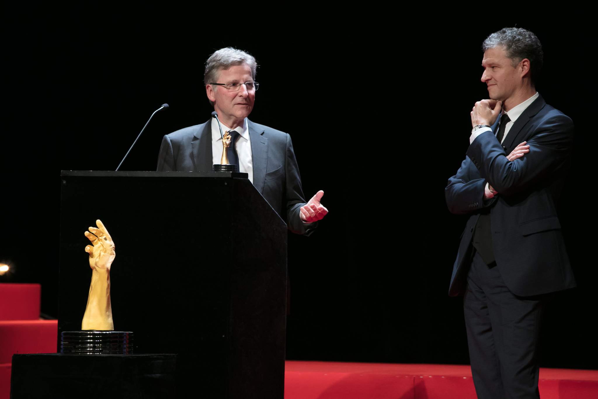 Michel Parmigiani (President and Founder of Parmigiani Fleurier) and Florin Niculescu (Vice-President Product and Customer Service of Parmigiani Fleurier), winners of the Chronograph Watch Prize 2017 and of the Travel Time Watch Prize 2017