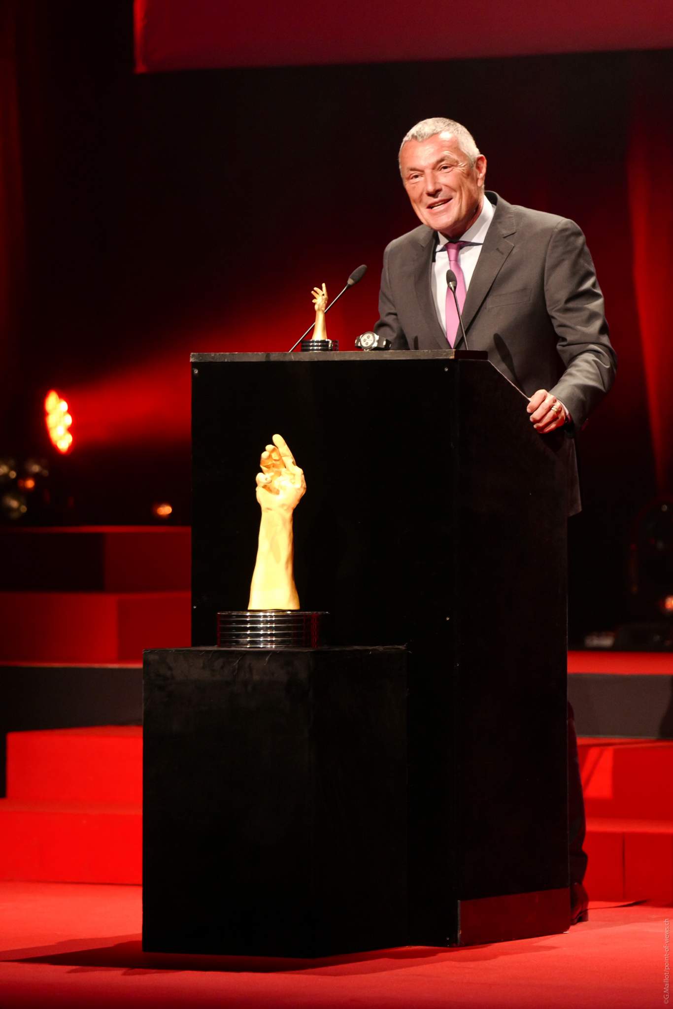 Jean-Christophe Babin, CEO de Bulgari, lauréat du Prix de la Montre Iconique 2020