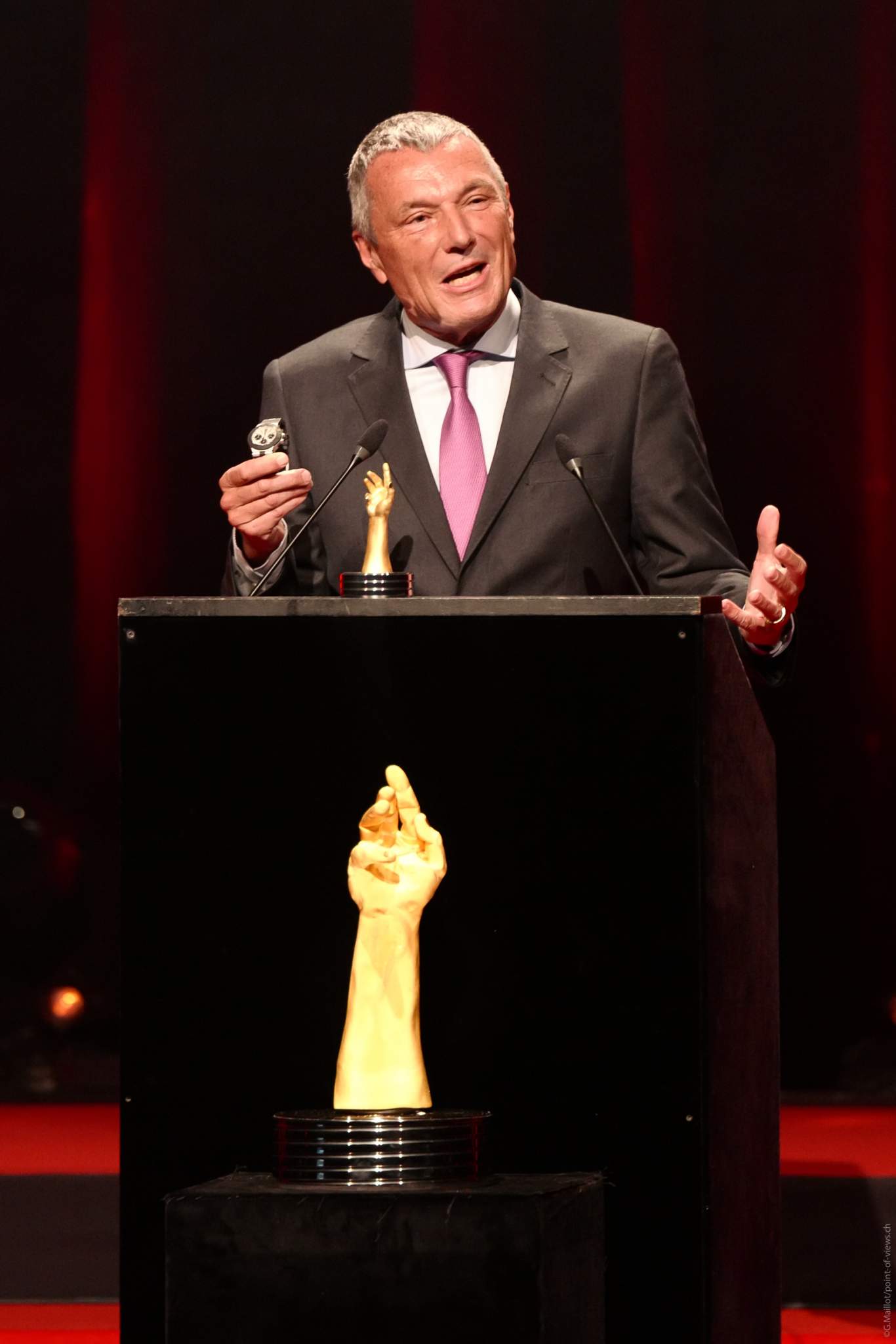 Jean-Christophe Babin, CEO de Bulgari, lauréat du Prix de la Montre Iconique 2020