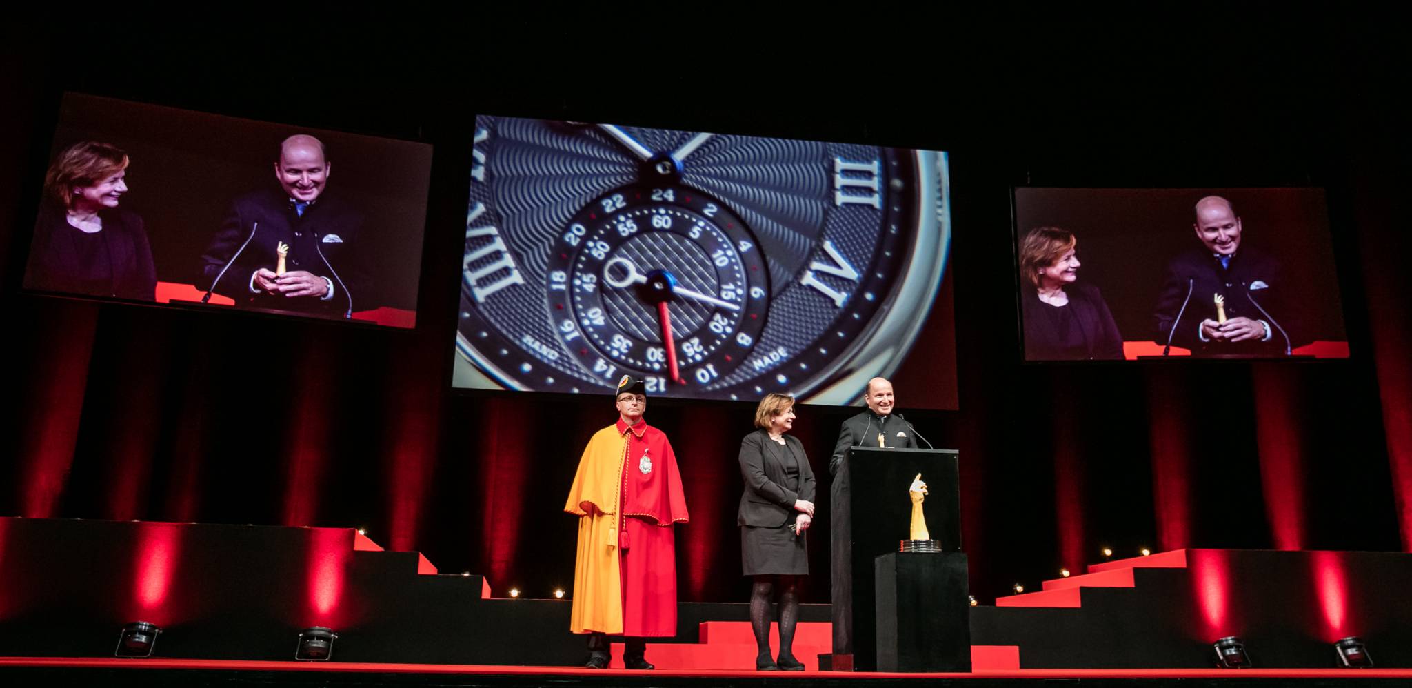 Kari Voutilainen (Founder of Voutilainen, winner of the Men’s Watch Prize 2015), with Esther Alder (Mayor of the City of Geneva)
