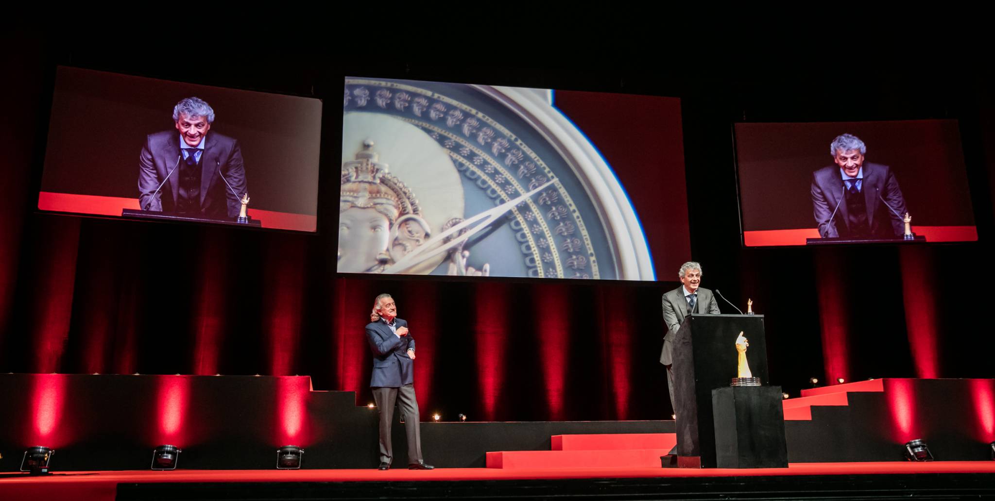Lionel a Marca (Vice President, Head of Technical and Development Management de Blancpain, winner of the Artistic Crafts Watch Prize 2015) with Dieter Meier (jury member)