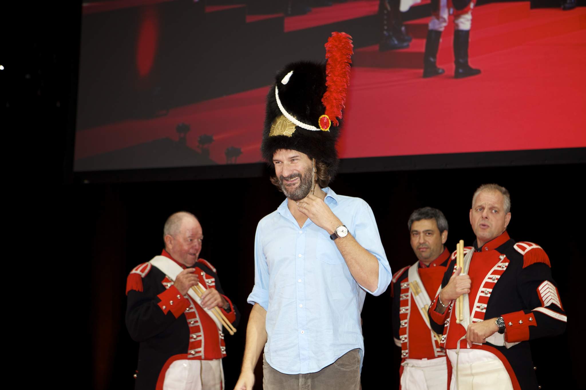 Frédéric Beigbeder (présentateur de la cérémonie du GPHG 2014) et les Vieux Grenadiers de Genève